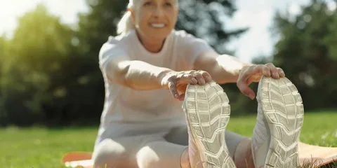 Walking Shoes for Elderly Woman